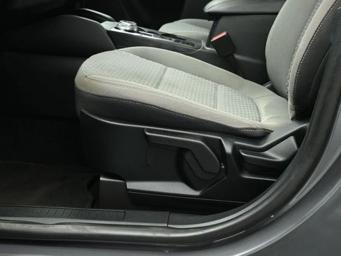 Used 2021 Ford Escape SE image 11