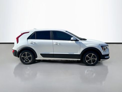 New 2026 Kia Niro LX FWD image 8