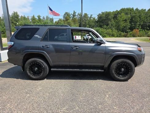 Used 2019 Toyota 4Runner TRD Off-Road AWD/4WD image 25