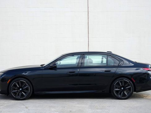 Used 2025 BMW 740i w/ Premium Package RWD image 60