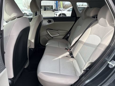 Used 2023 Kia Soul LX image 24