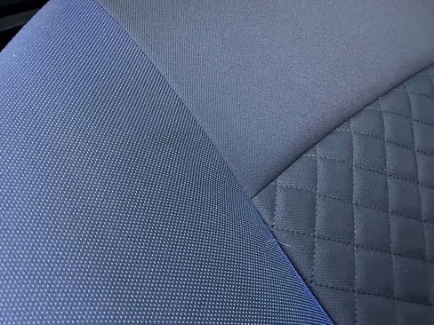 Used 2022 Toyota C-HR XLE image 22