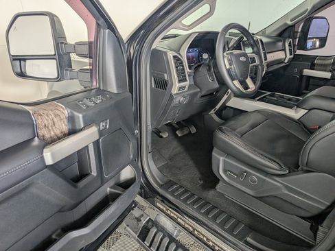 Used 2019 Ford F250 Lariat w/ Lariat Ultimate Package image 10
