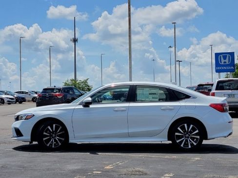 Used 2023 Honda Civic EX image 5