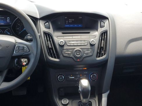 Used 2016 Ford Focus SE FWD image 25