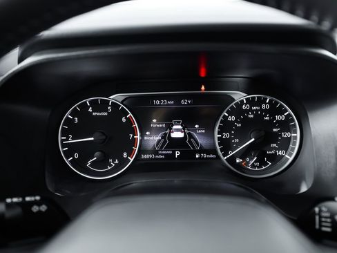 Used 2025 Nissan Rogue SV FWD image 24