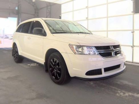 Used 2018 Dodge Journey SE FWD image 1