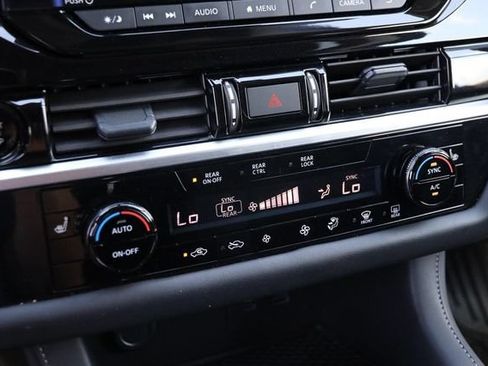 Certified 2025 Nissan Pathfinder SV FWD image 20