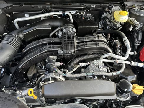 Used 2025 Subaru Outback Premium image 10