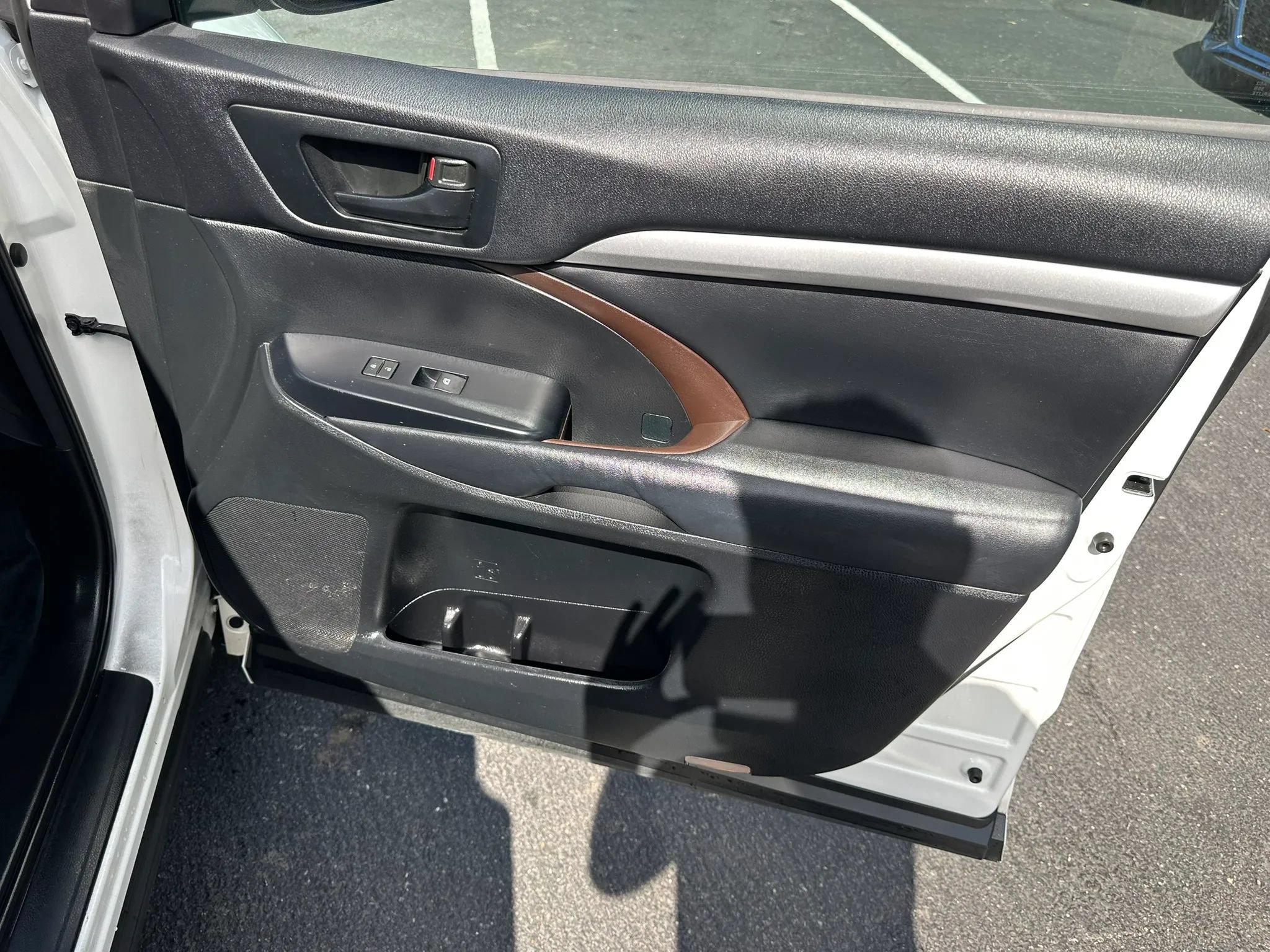Used 2015 Toyota Highlander Plus AWD/4WD image 16