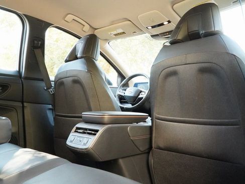 Used 2023 Nissan Ariya AWD image 37