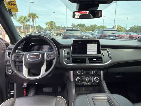 Used 2024 GMC Yukon SLT w/ SLT Premium Package RWD image 10