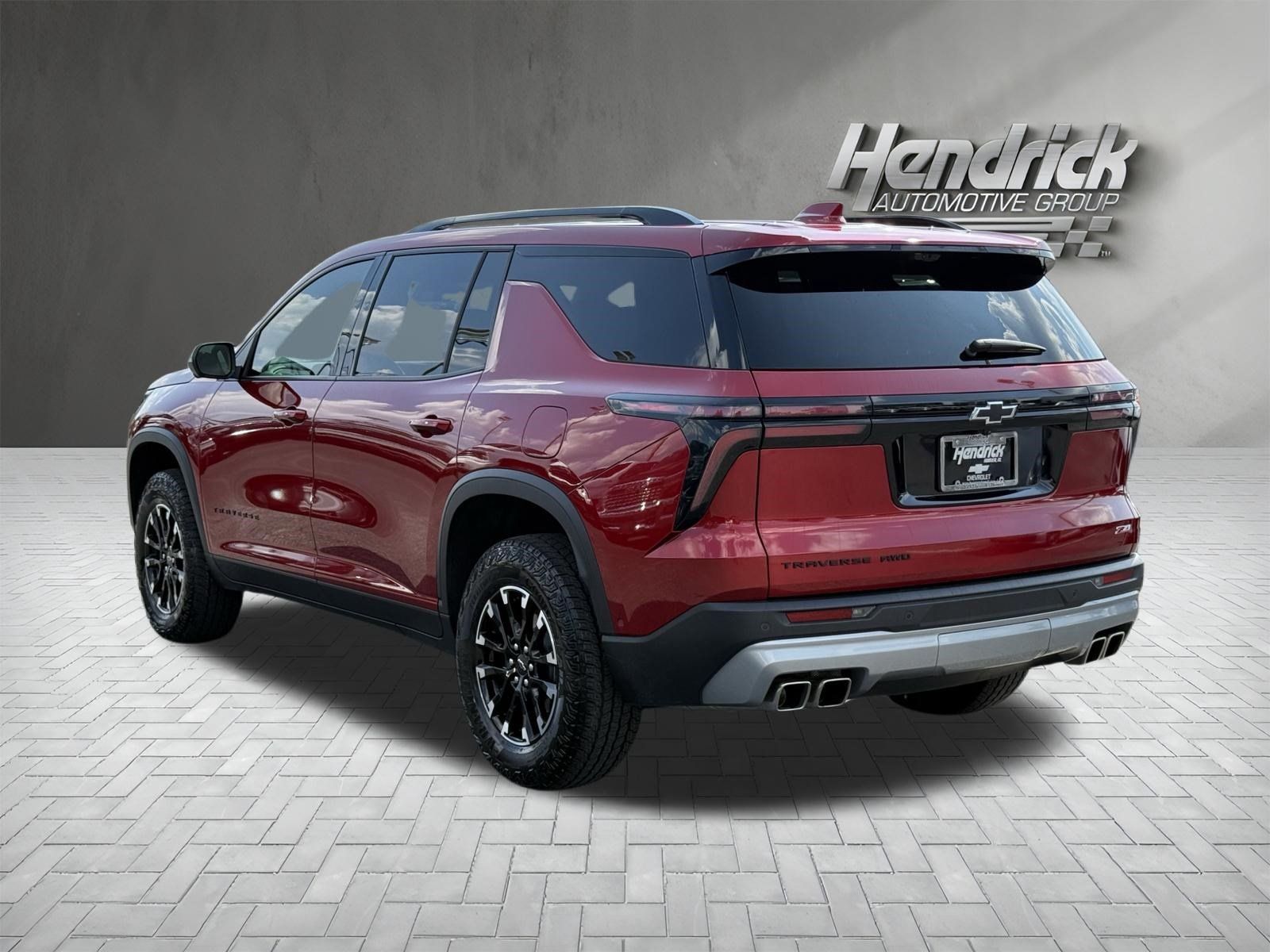 Used 2025 Chevrolet Traverse Z71 w/ Enhanced Driving Package AWD/4WD image 7