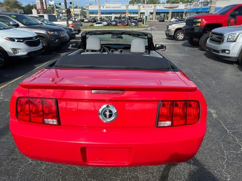 Used 2008 Ford Mustang Deluxe Convertible image 12