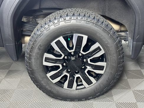 Used 2025 GMC Sierra 2500 Denali Ultimate AWD/4WD image 17