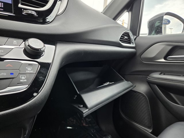 Used 2026 Chrysler Pacifica Select FWD image 14