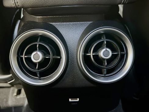 Used 2018 Alfa Romeo Giulia RWD image 18