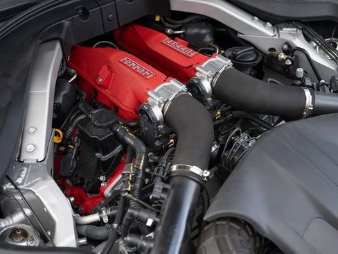 Certified 2019 Ferrari Portofino image 14