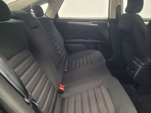 Used 2019 Ford Fusion SE image 19