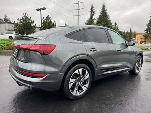 Used 2021 Audi e-tron Premium w/ Towing Package image 8