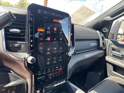 Used 2025 RAM 2500 Laramie AWD/4WD image 24
