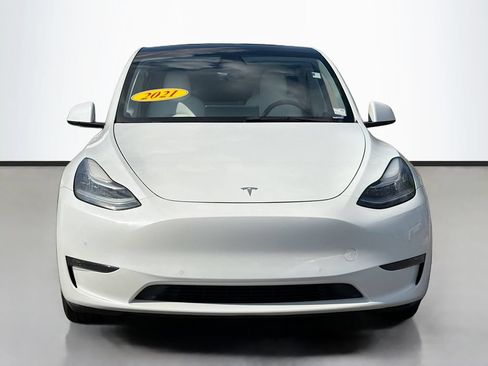 Used 2021 Tesla Model Y Long Range AWD/4WD image 3