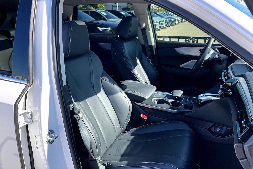 Used 2024 Acura MDX w/ Technology Package FWD image 9