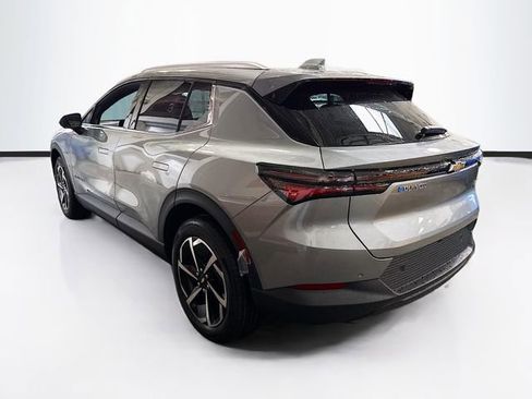 New 2026 Chevrolet Equinox EV LT image 8