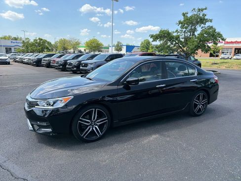 Used 2017 Honda Accord Sport Special Edition image 13