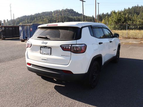 Used 2018 Jeep Compass Sport FWD image 5