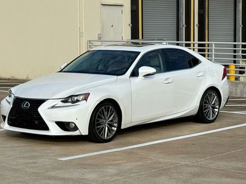 Used 2014 Lexus IS 250 w/ Navigation Package RWD image 3
