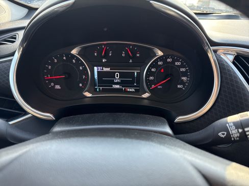 Used 2016 Chevrolet Malibu LT FWD image 4