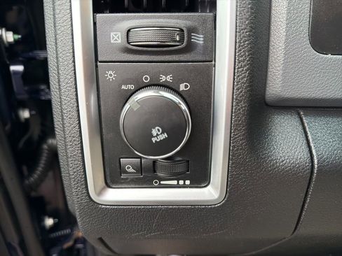 Used 2013 RAM 1500 Classic SLT image 40