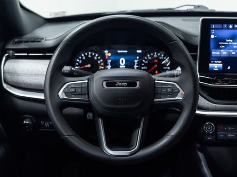 Used 2024 Jeep Compass Latitude AWD/4WD image 13