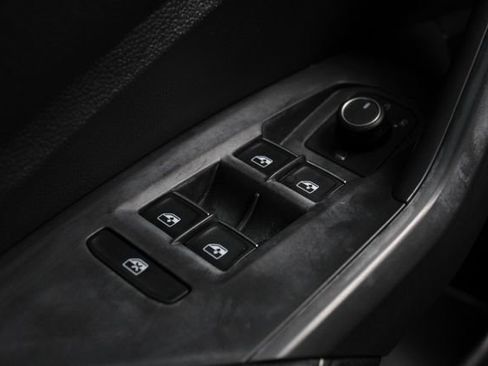 Used 2022 Volkswagen Jetta SE FWD image 7