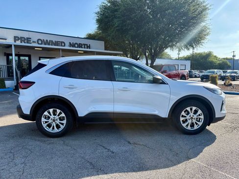 Used 2024 Ford Escape Active w/ Cold Weather Package FWD image 2