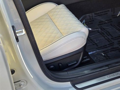 Used 2025 Genesis G70 3.3T Advanced w/ Sport Prestige Package image 8