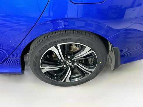 Used 2017 Honda Civic Touring image 11