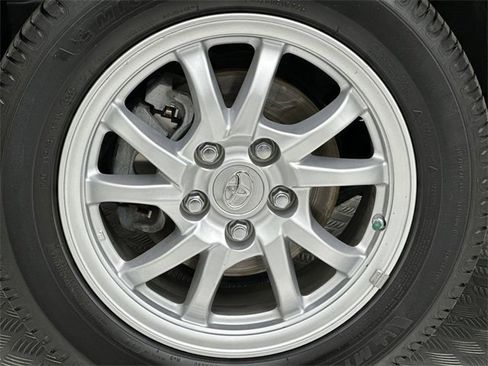 Used 2014 Toyota Prius V Three image 10