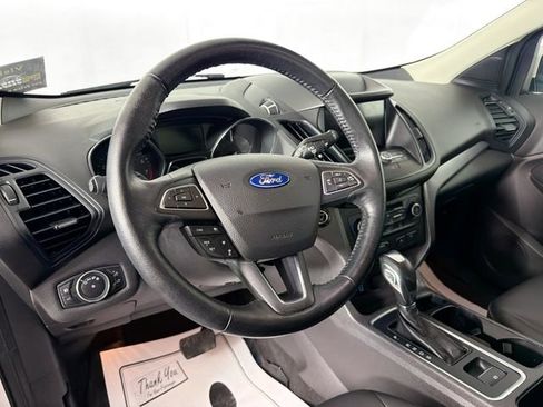Used 2019 Ford Escape SEL image 9