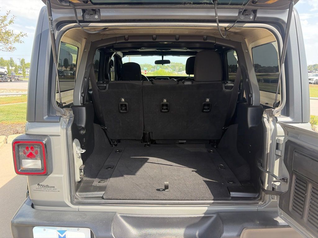 Used 2018 Jeep Wrangler Unlimited Sport S AWD/4WD image 43