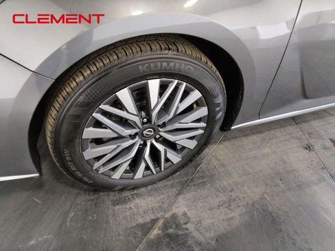Used 2024 Nissan Altima 2.5 SV image 42