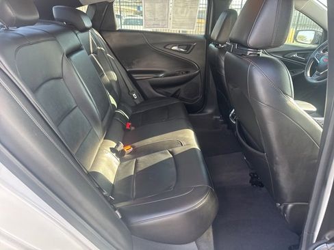 Used 2018 Chevrolet Malibu LT w/ Leather Package image 19