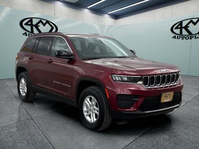 Used 2024 Jeep Grand Cherokee Laredo