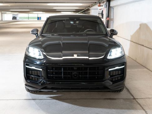 Certified 2026 Porsche Cayenne GTS AWD/4WD image 6