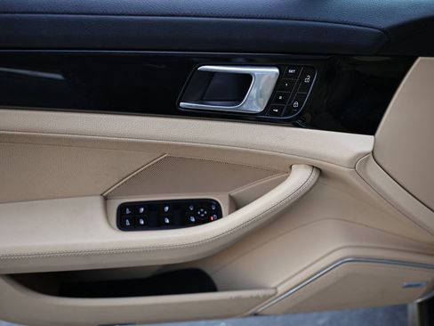 Used 2021 Porsche Panamera 4 image 20
