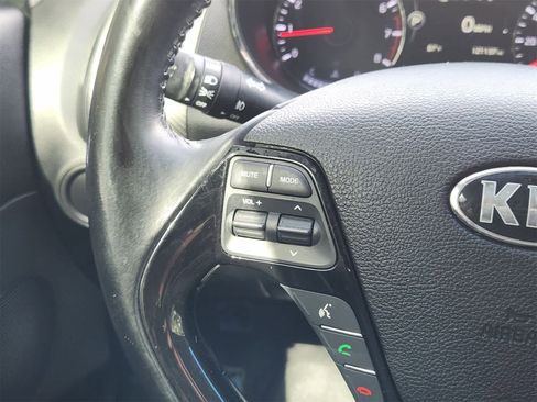 Used 2017 Kia Forte S w/ S Technology Package image 27