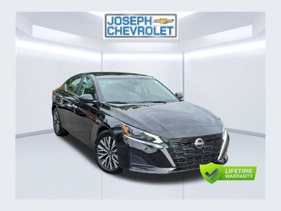 Used 2025 Nissan Altima 2.5 SV