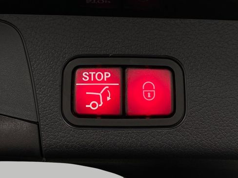 Certified 2025 Mercedes-Benz GLB 250 4MATIC image 6