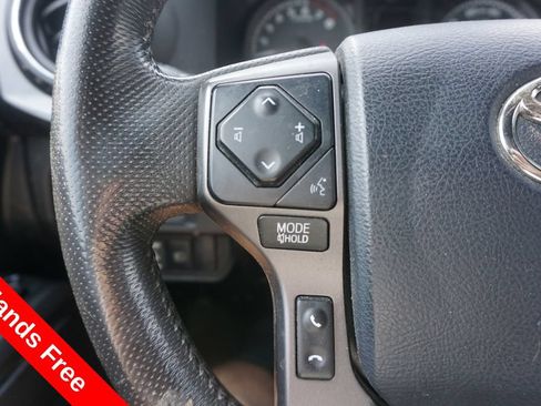Used 2019 Toyota Tacoma TRD Sport AWD/4WD image 4